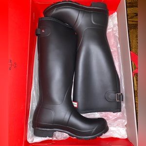 Hunter Boots with 2 pairs of Fleece Socks